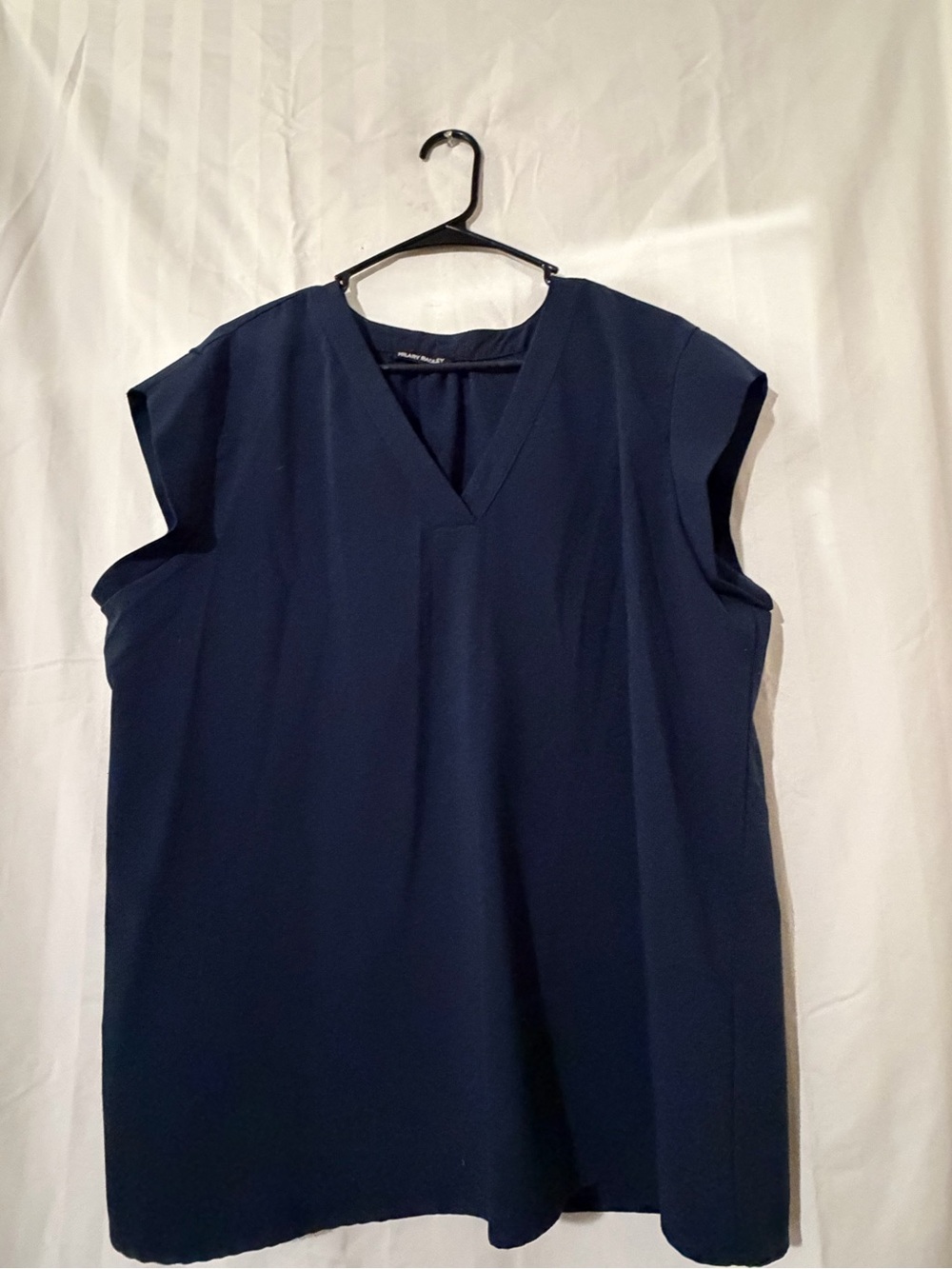 V-Neck Sleeveless Tunic Top in Navy